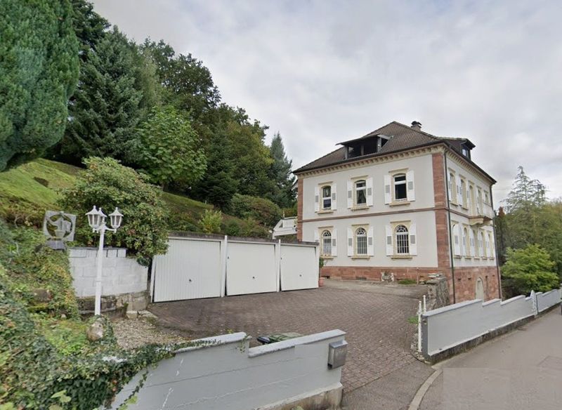 Wer erweckt mich aus dem Dornröschenschlaf?